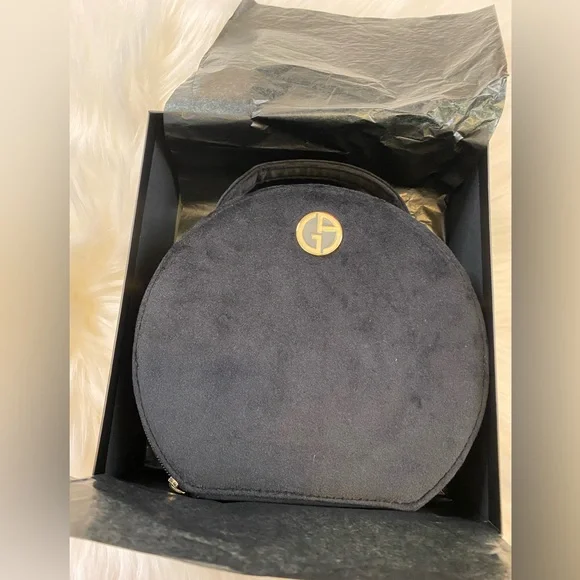 BNIB GIORGIO ARMANI Round Black Velvet Cosmetic Makeup Bag/Case - Picture 4 of 6